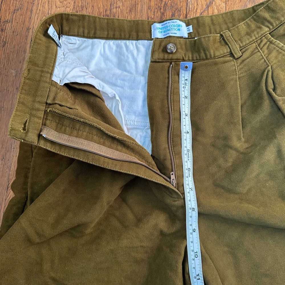 Vintage 90s United Colors of Benetton corduroy shorts sz 44 (US 8) - Picture 9 of 13